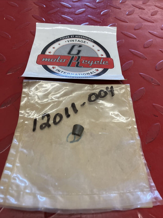 NEW NOS KAWASAKI SPLIT KEEPER 12011-004 K12