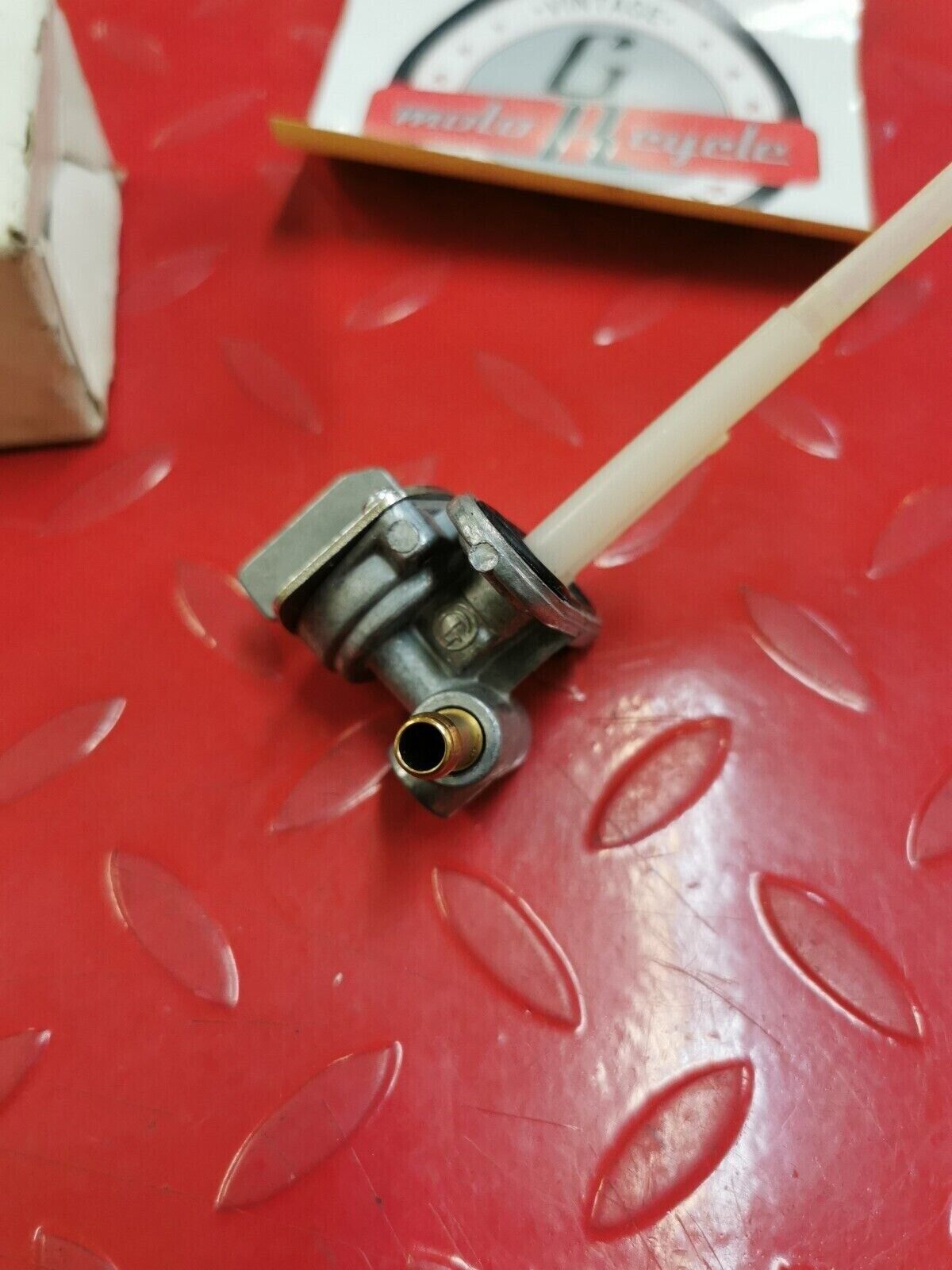 NOS Yamaha TRI-MOTO 4 RAPTOR 350 FUEL COCK ASSY 1 21V-24500-10-00 Y24