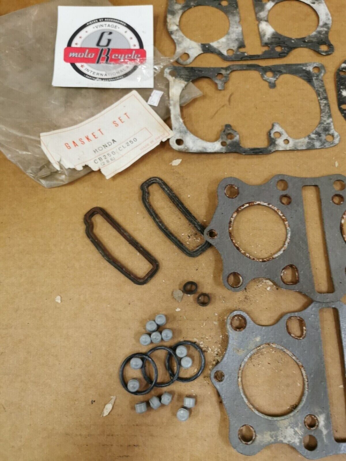 NOS TRADE MARK HONDA CB250 CL250 TOP END GASKET KIT INCOMPLETE SET J49