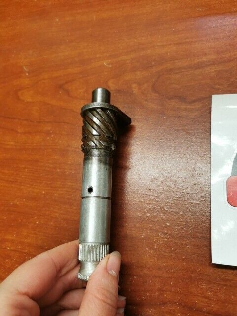 NOS Yamaha KICK AXLE 248-15660-00-00 SUB 251-15660-00-00 315-15660-00-00 Y122