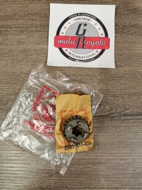 NOS HONDA C110 CA110 1962 GEAR 3RD M 22T 23451-011-020 H95