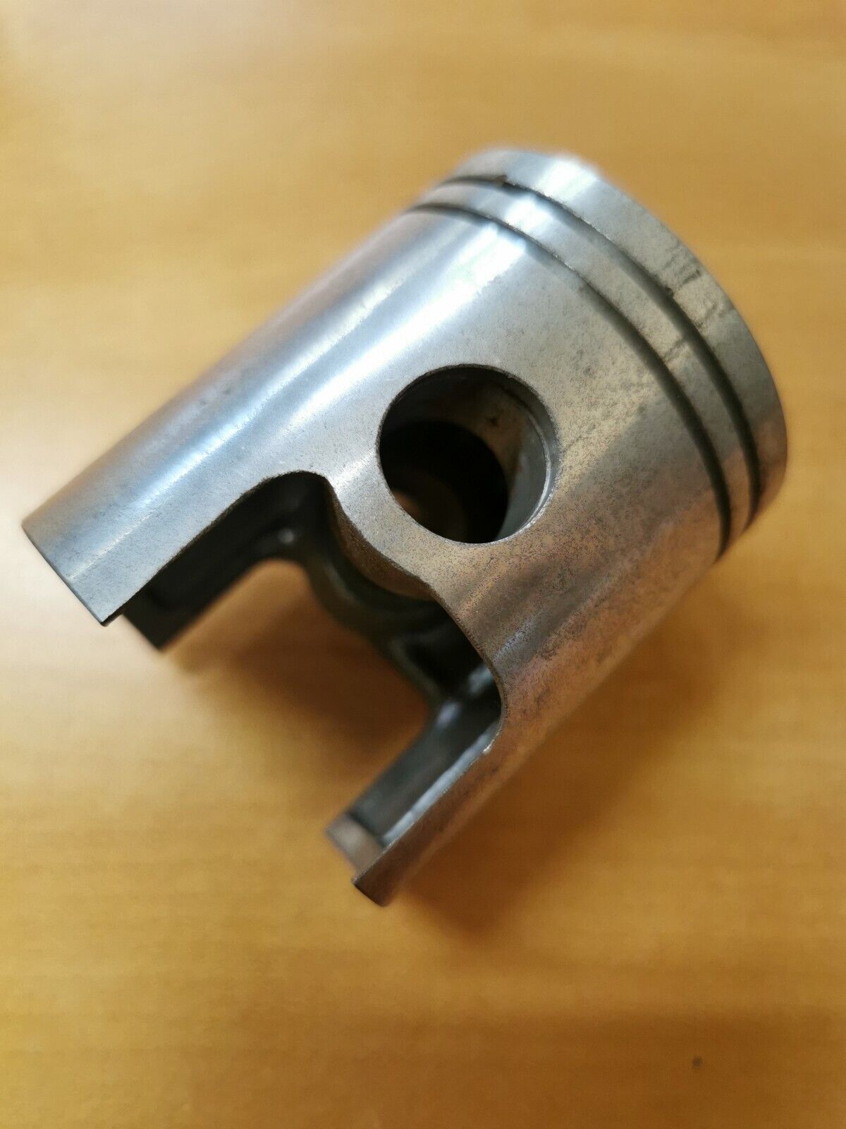 NOS YAMAHA YDS5 STD PISTON 156-11631-00-96 Y38