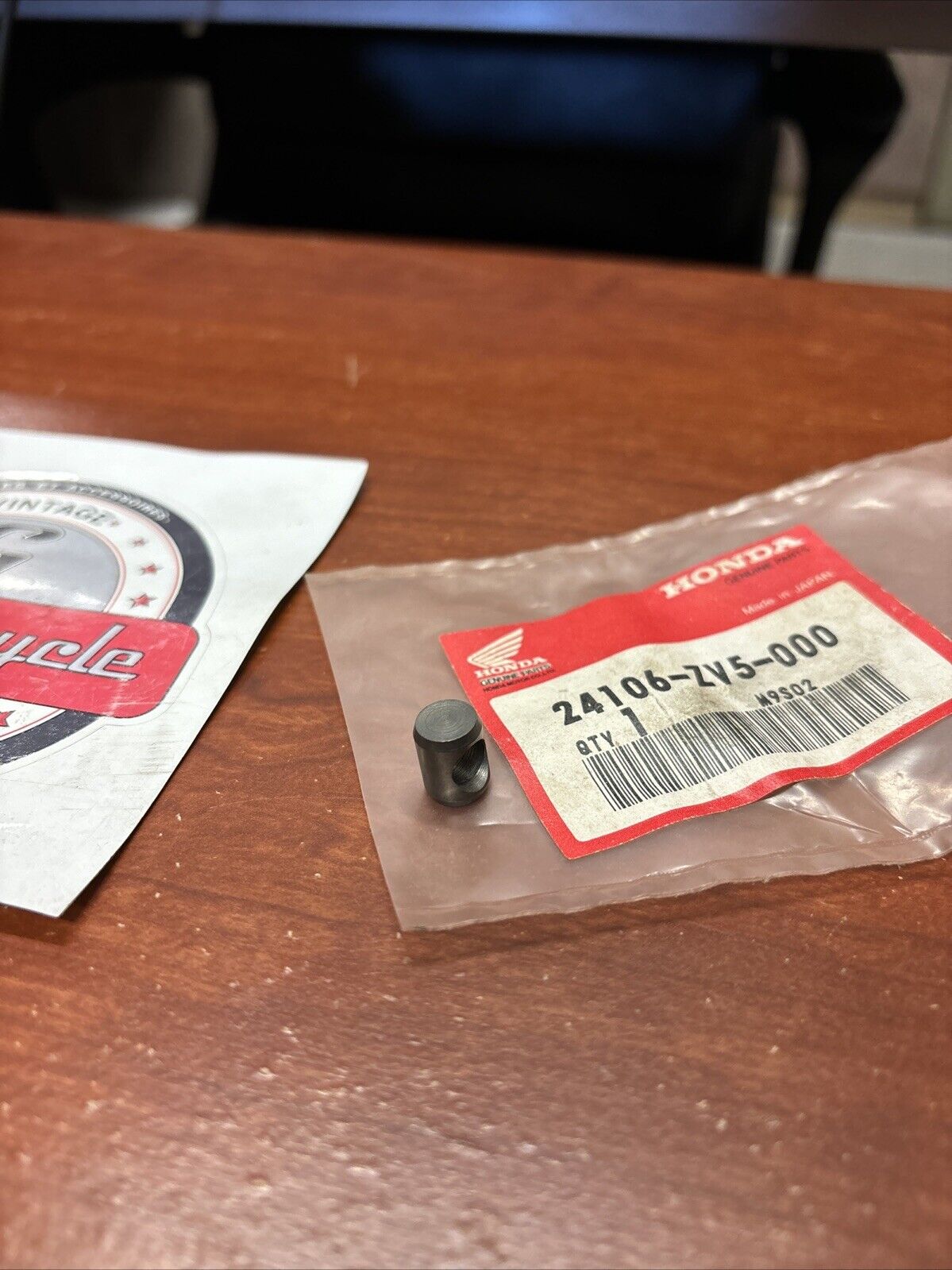 NOS Honda BF25 BF30 BF35 BF40 BF45 BF50 SHIFTER PIN HOLDER 24106-ZV5-000 H180