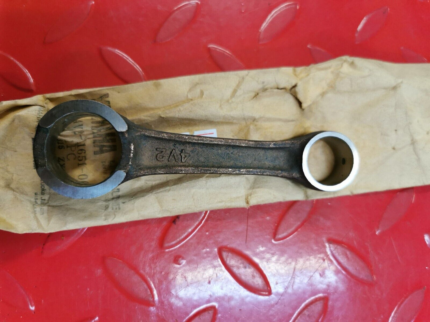 NOS Yamaha YZ100 YZ125 1981 - 1983 ROD CONNECTING 4V2-11651-00-00 Y19