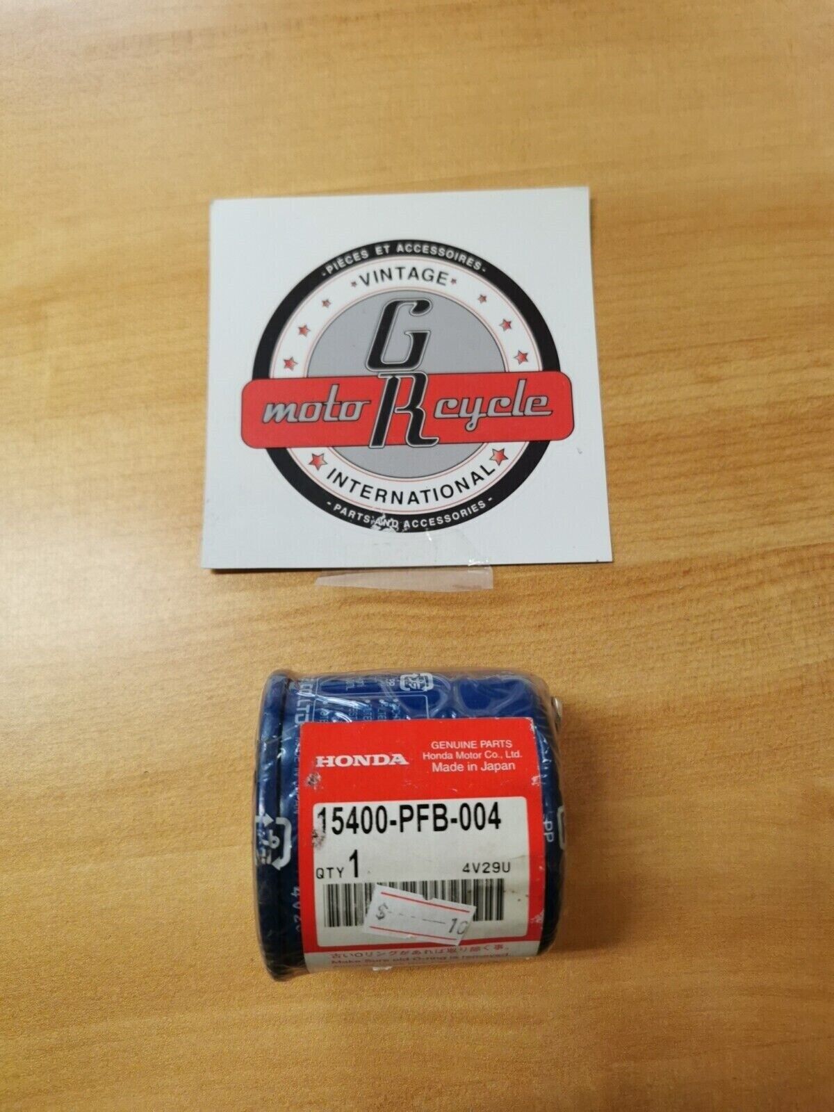NOS Honda 1983 VT750C FILTER, OIL 15400-PFB-004 H28