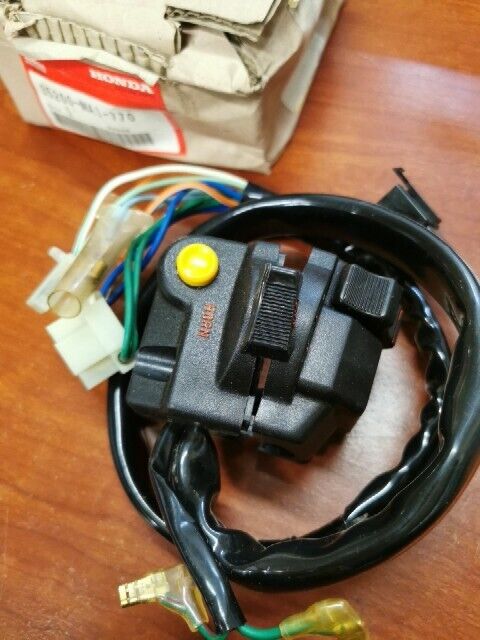 NOS Honda GL500 GL500I GL650 GL650I TURN SIGNAL SWITCH 35200-MA1-770 H86