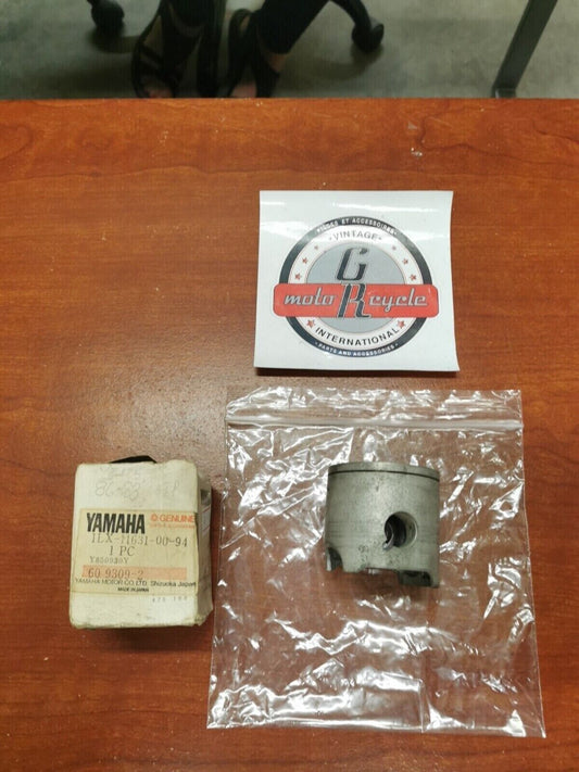 NOS Yamaha 1986 1987 1988 YZ125 PISTON STD 1LX-11631-00-94 Y86