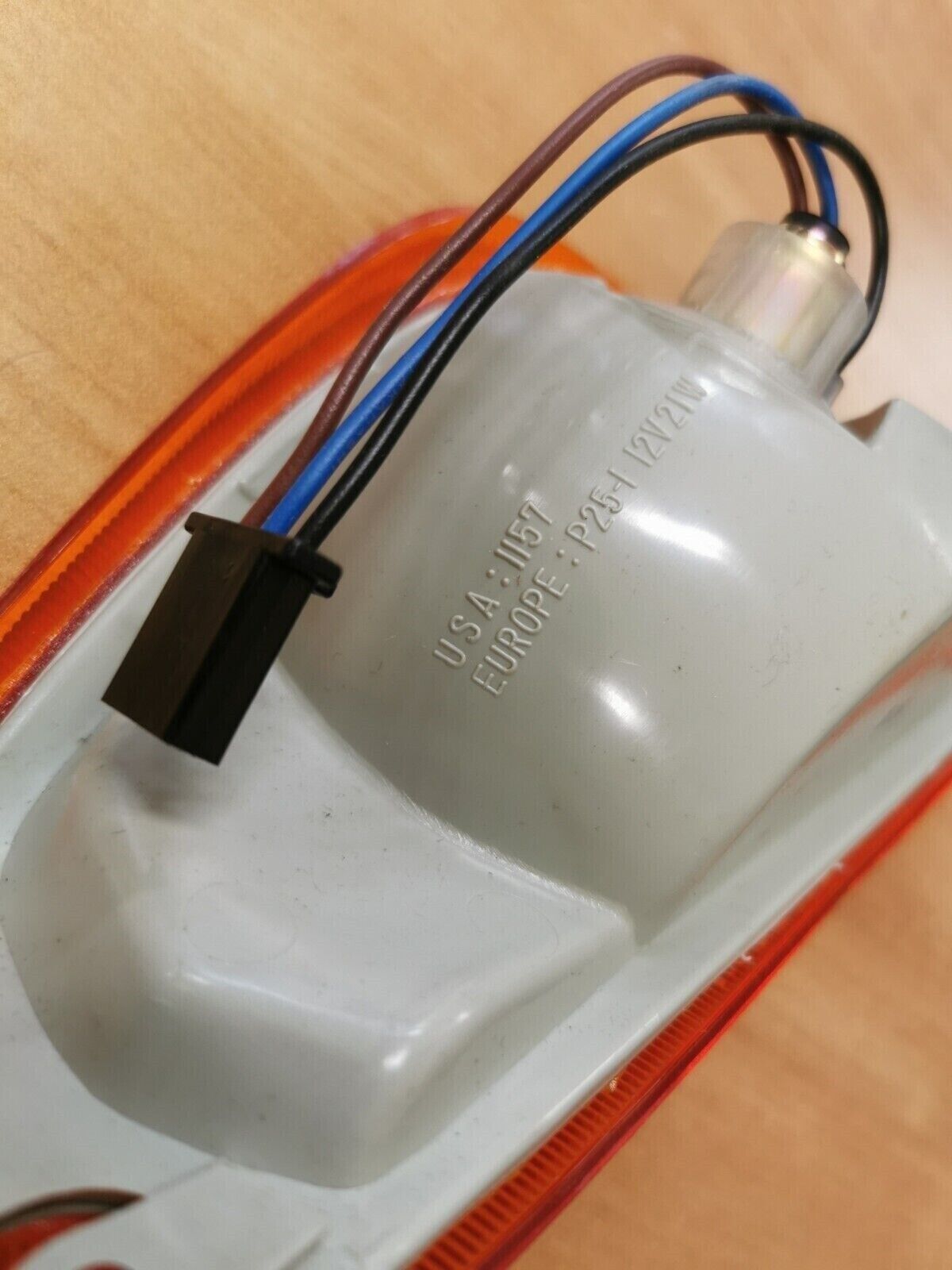 NOS YAMAHA XVZ1200 XVZ1300  FRONT FLASHER LIGHT ASSY 1  26H-83310-70-00  Y43