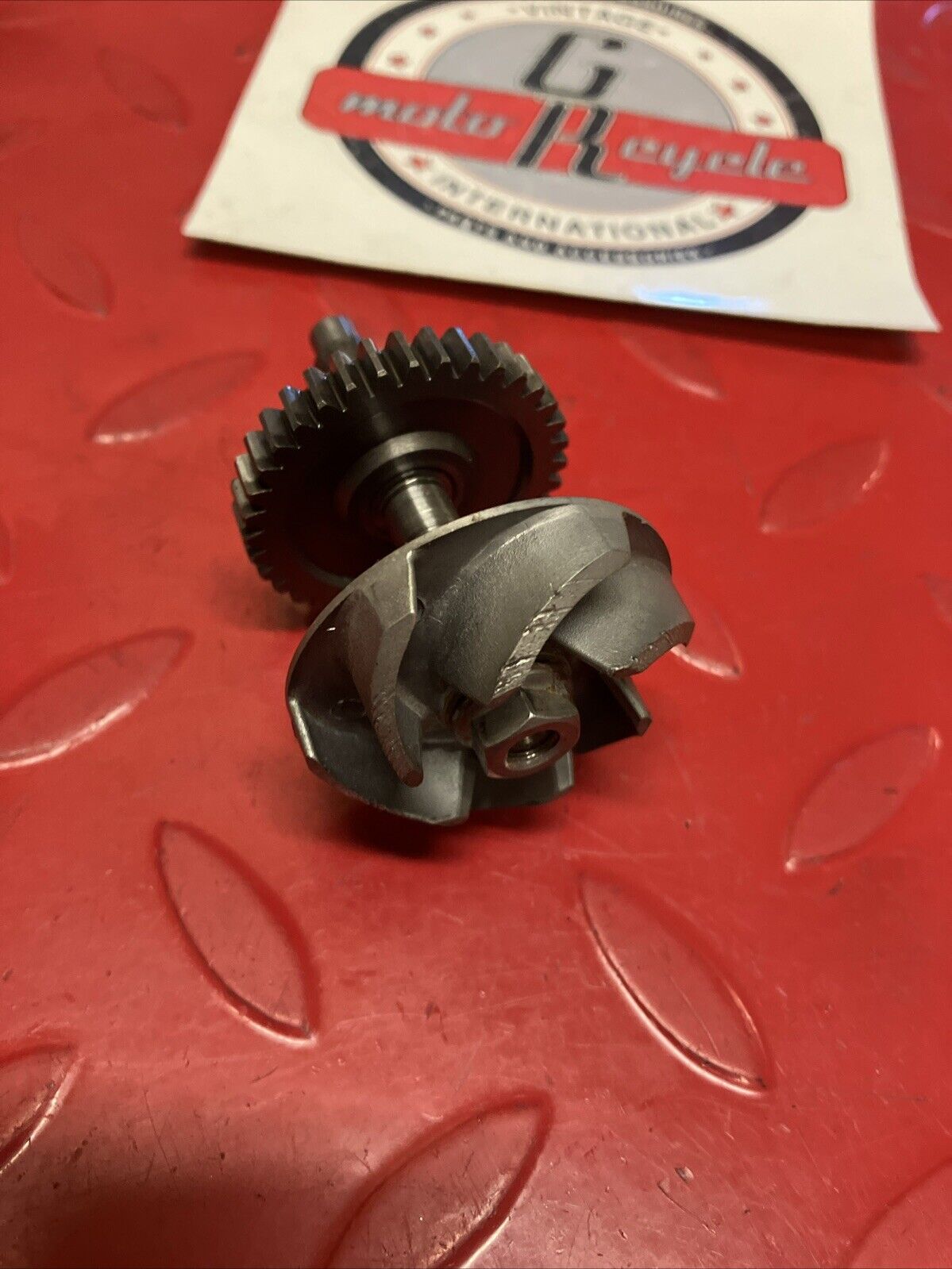 Kawasaki KX125 1987 Water pump water pump shaft gear impeller 1985 1986