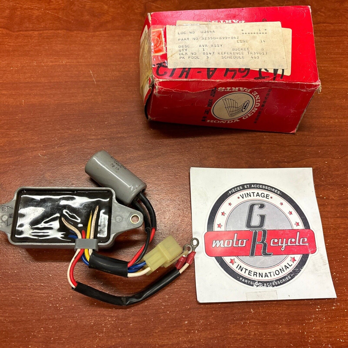 NOS Honda EMS3000 AUTOMATIC VOLTAGE REGULATOR 32350-899-842 H149