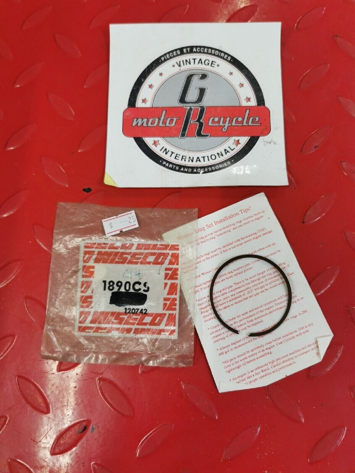 NOS WISECO HONDA CR80 1986 - 2002 RING SET   1890CS  J10