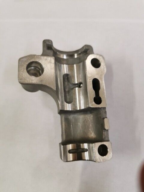 NOS HONDA VF750C VF750S 1982 HOLDER A CAMSHAFT 12211-MB0-010  H70