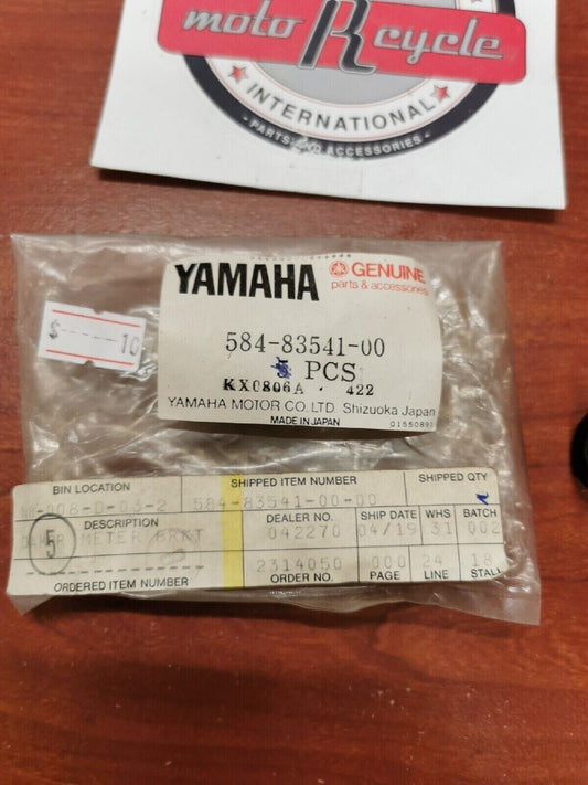 NOS Yamaha METER DAMPER 584-83541-00-00 Y69