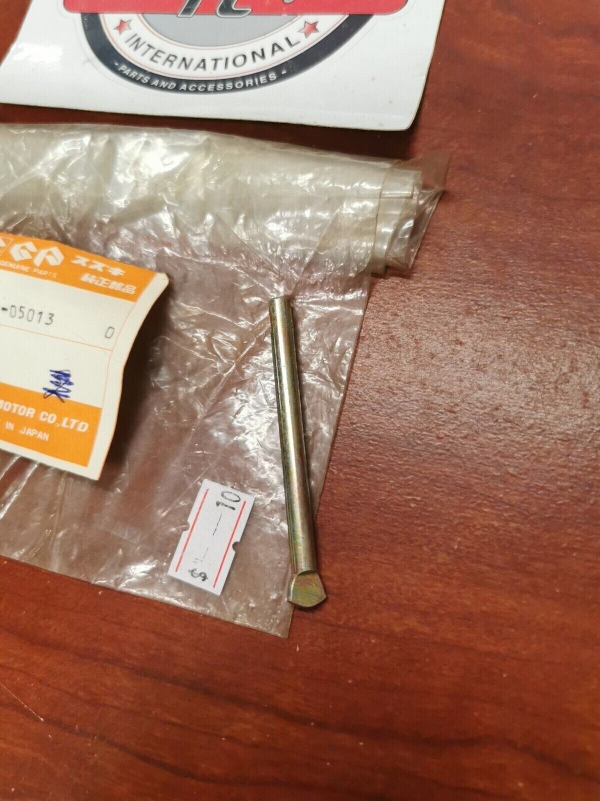 NOS Suzuki PIN 09209-05013 S17