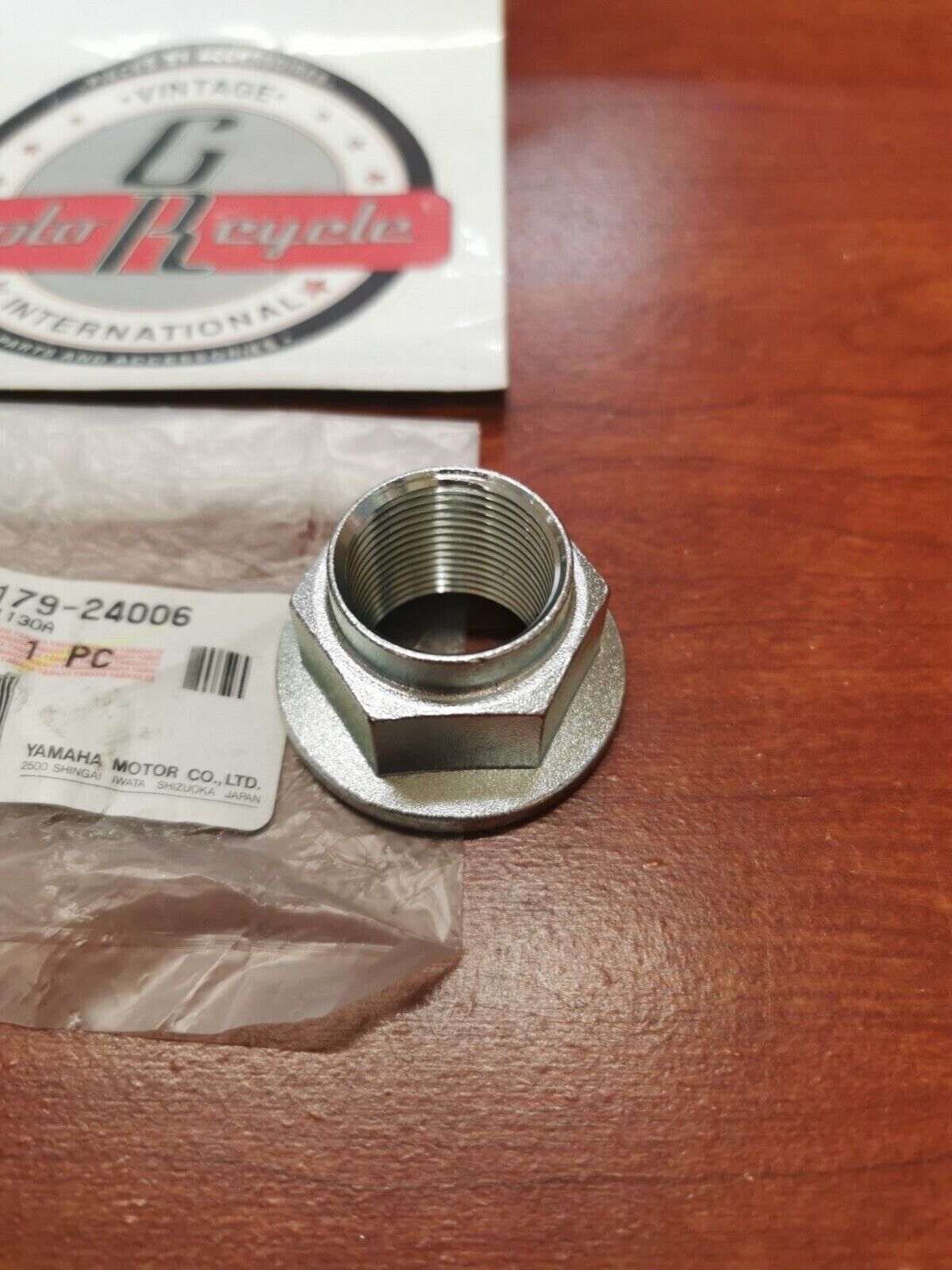 NOS Yamaha YXM700 YXC70 YXZ1000 YXE70 YXF85 NUT 90179-24006-00 Y83