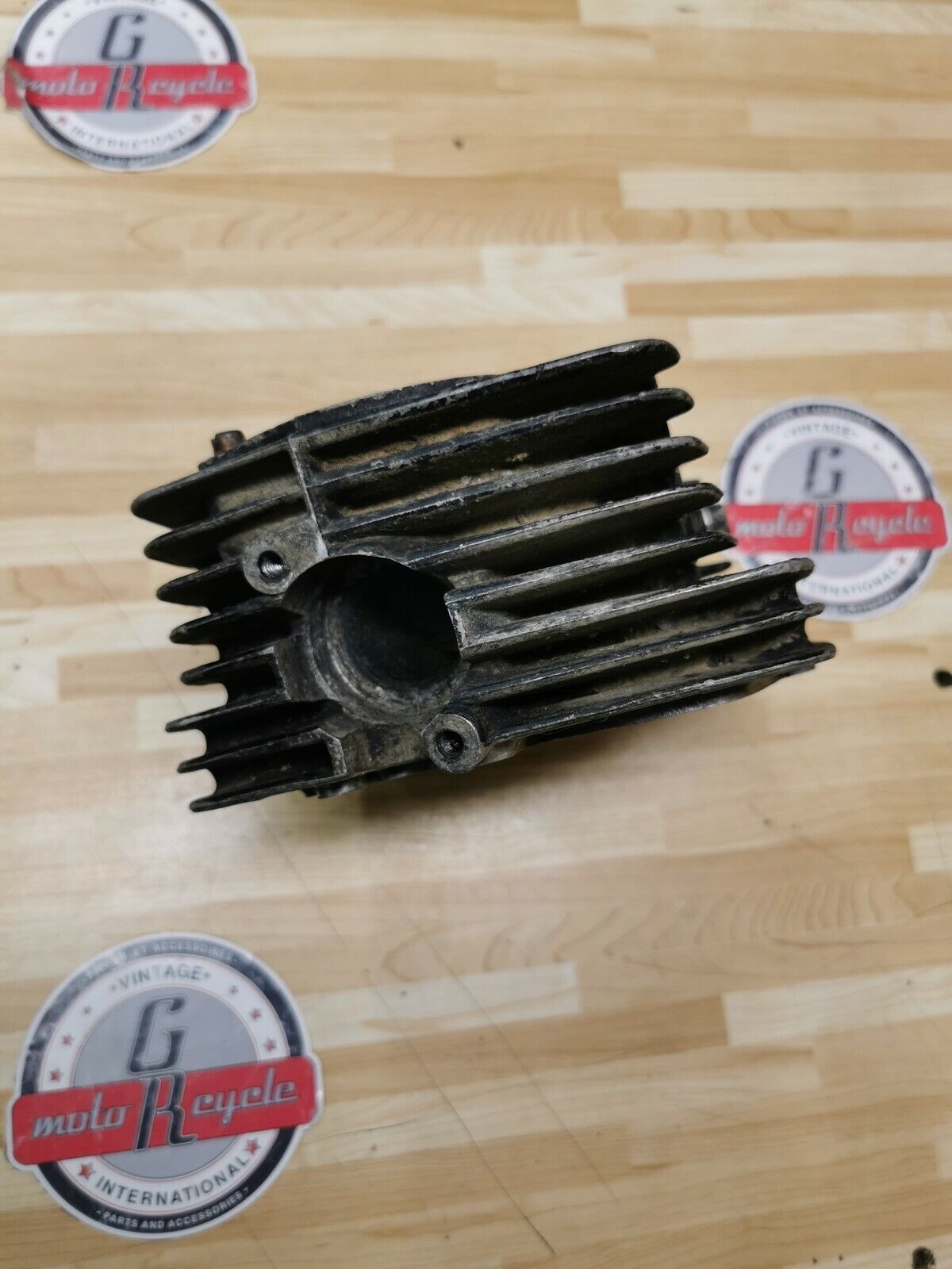 Honda XL200R 1984 cylinder head XR200R XR200 1981 1982 1983