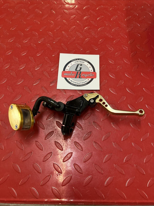 Suzuki GSXR1000 2003 right handle front brake master cylinder 2004 sv650