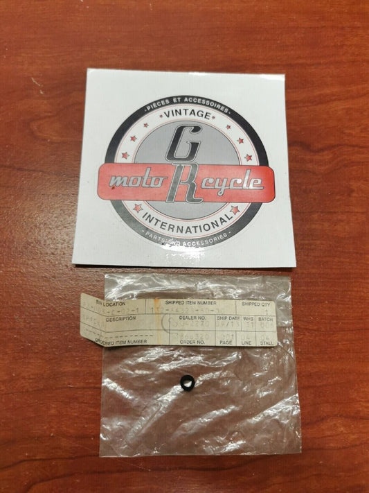 NOS Yamaha HEAD LAMP/TAIL LAMP SPACER 132-84328-60-00 Y71