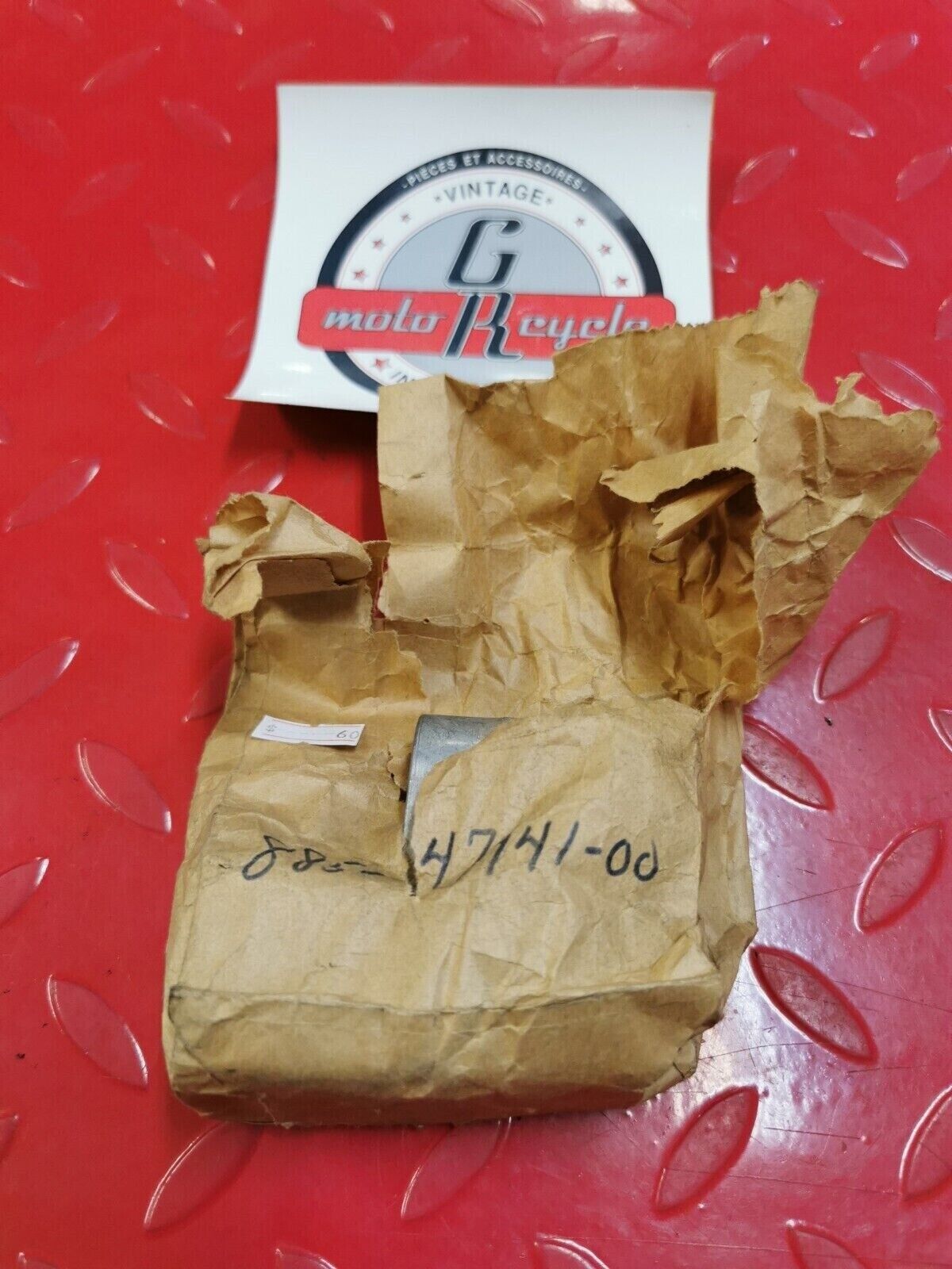 NOS Yamaha PR440 GS340 GPX433 SLIDER 1 885-47441-00-00 Y25