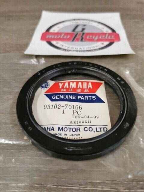NOS YAMAHA VMX1200M FJR1300R XVS1100R XVS11SXVZ13T OIL SEAL 93102-70166-00 Y159