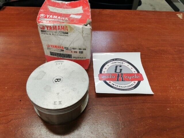 NOS Yamaha YFM660 YXR660 PISTON (STD) 2C6-11631-00-X0 Y103