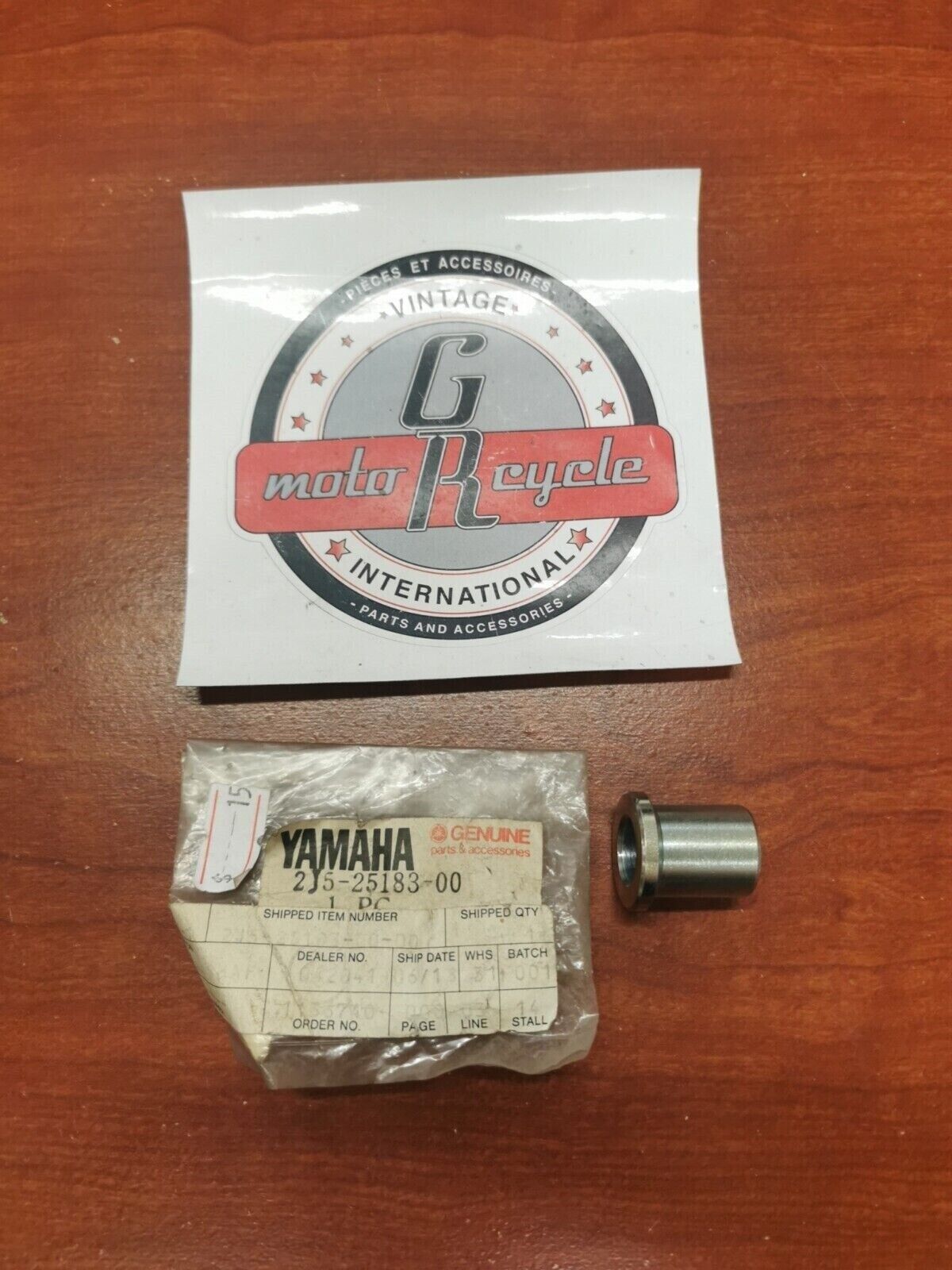 NOS Yamaha YZ80 TTR125 XT125 COLLAR 2J5-25183-00-00 SUB. 90387-126F8-00 Y71