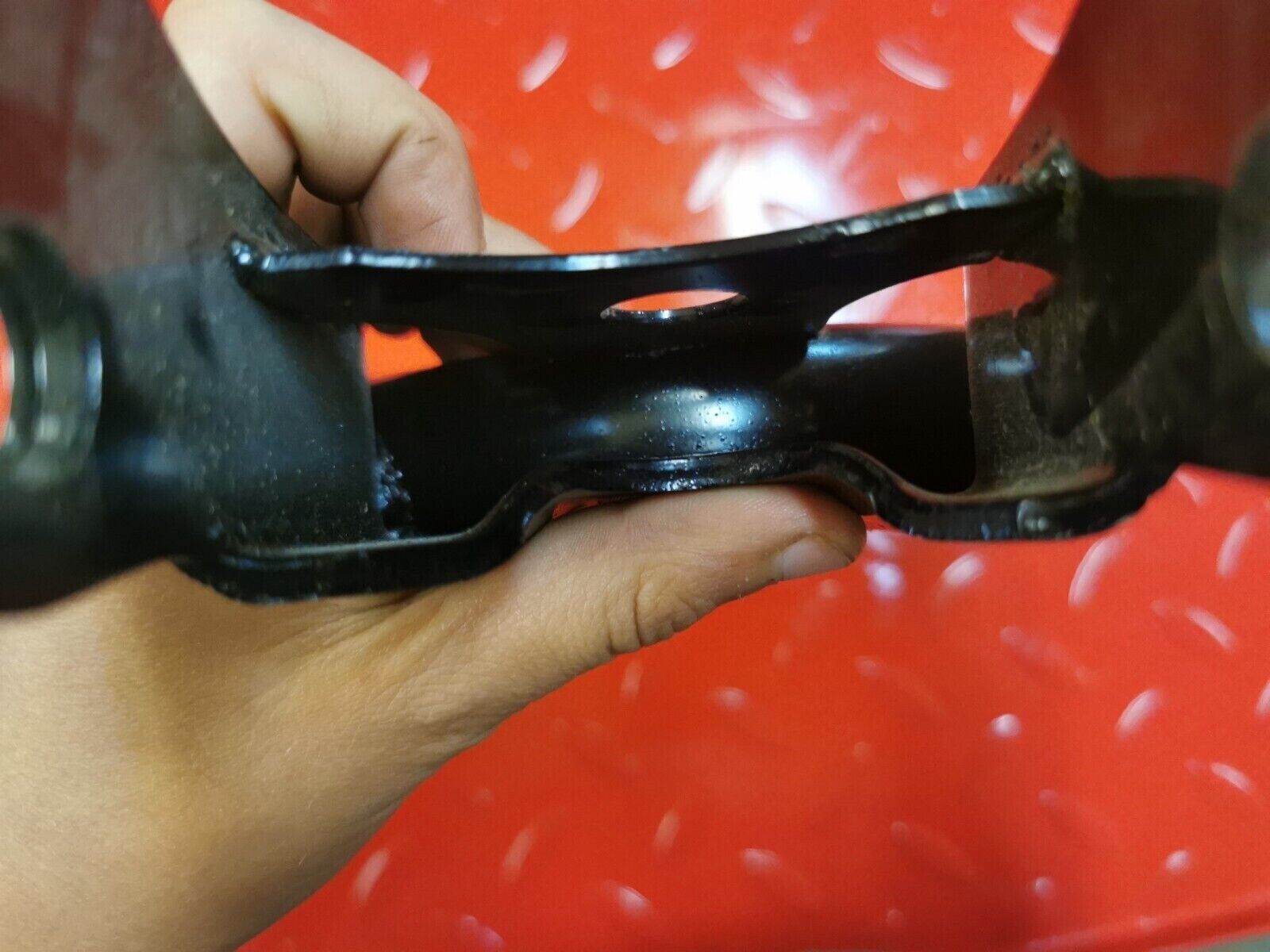 NOS YAMAHA FJ1100 FJ1200  STAND MAIN 36Y-27111-01-33  Y12                      .