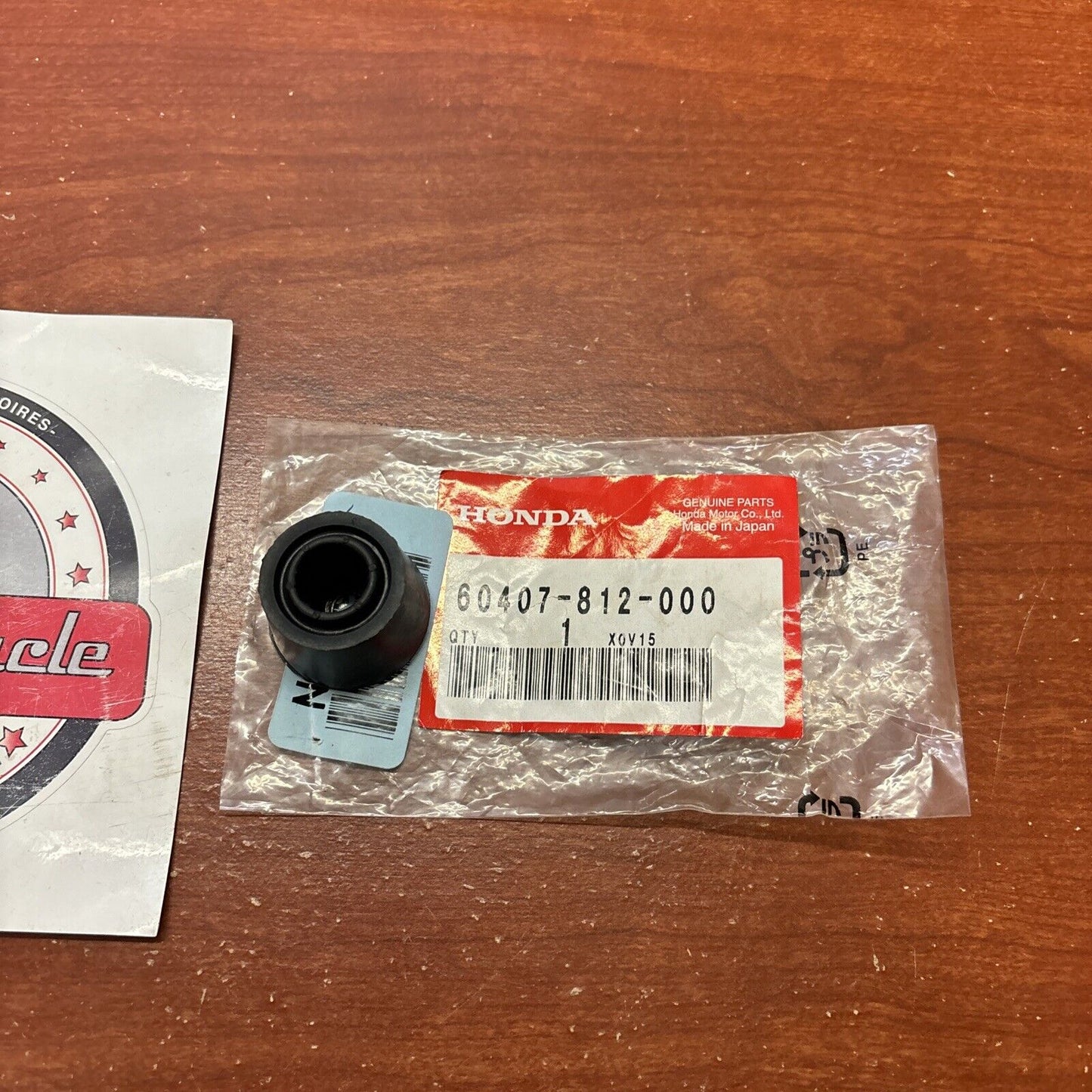 NOS Honda GX120 K1 BOTTOM RUBBER 60407-812-000 H164