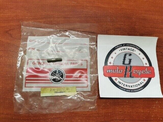 NOS Yamaha XS1 XS2 XS650 TX650 BOLT STUD 256-11179-00-00 SUB 90116-06017-00 Y116