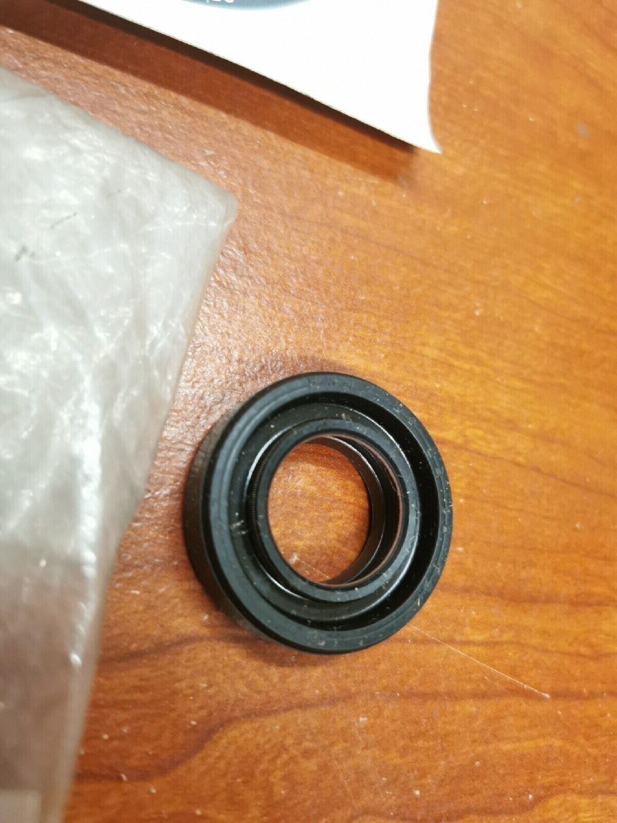 NOS Yamaha OIL SEAL SW-TYPE 93103-20110-00 Y71