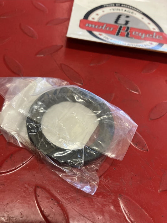 NOS KAWASAKI OIL SEAL 92049-1376 K11