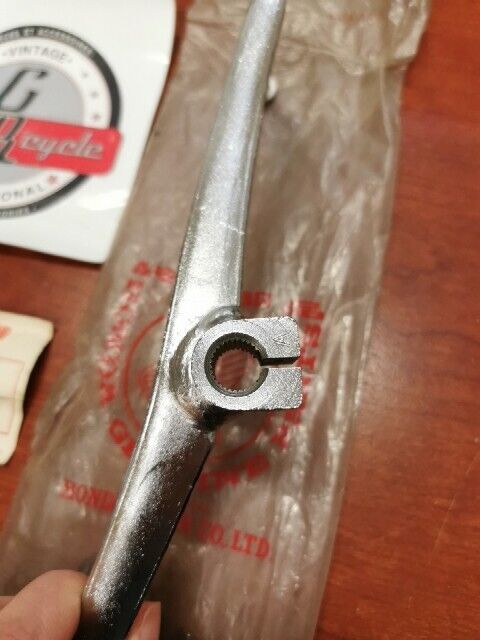 NOS Honda S90 CL90 GEARSHIFT PEDAL LEVER ARM 24700-028-670 SUB 24700-111-970 H75
