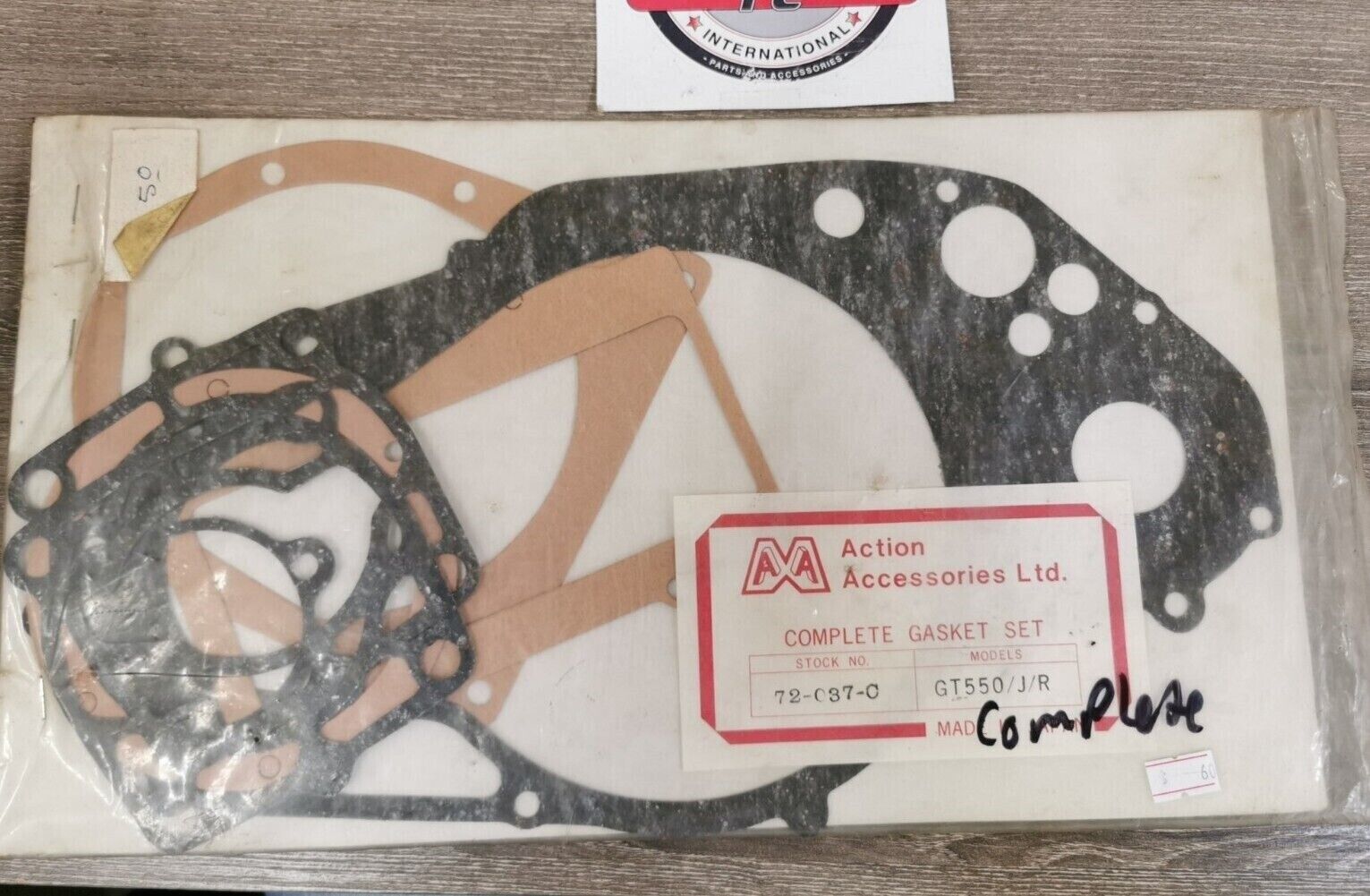 NOS ACTION ACCESSORIES Suzuki GT550 COMPLETE GASKET SET 72-037-C J28