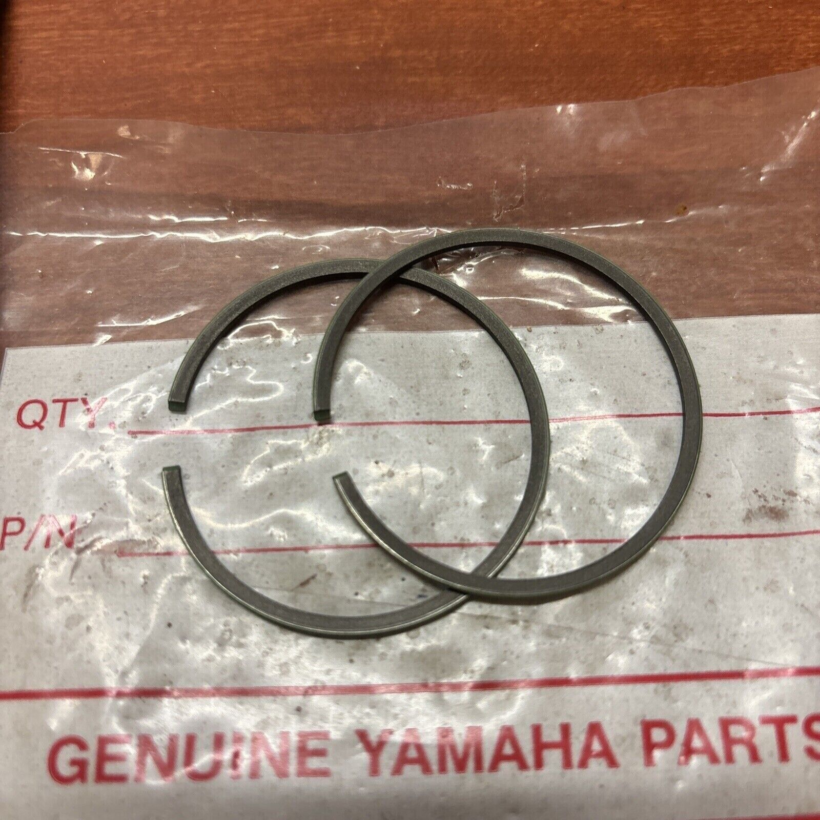 NOS Yamaha G6S G7S YG5 PISTON RING STD 180-11601-01-00 Y174
