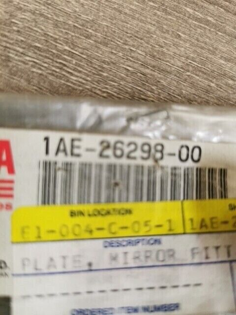 NOS YAMAHA FZ700 FZ750 1986 - 1987 PLATE MIRROR FITTING 1AE-26298-00-00 Y104