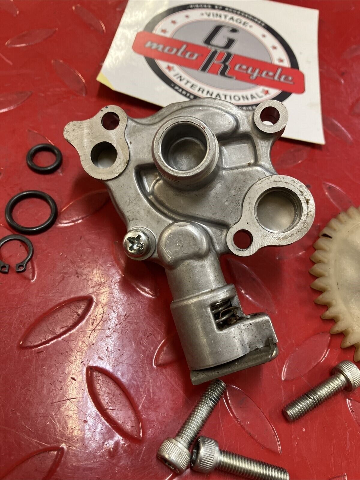 NOS Yamaha XV500 Virago 500 1983 1984 oil pump