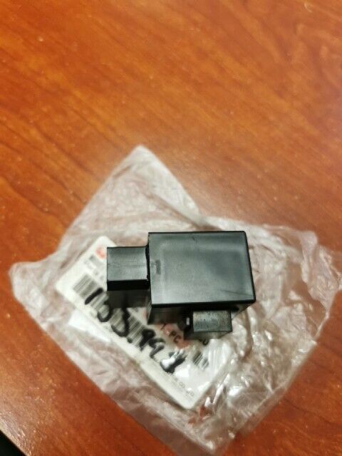 NOS Yamaha XVZ13 XVZ1300 XVS650 XV1600 FZR600 XVS1100 RELAY 3EN-81950-00-00 Y102