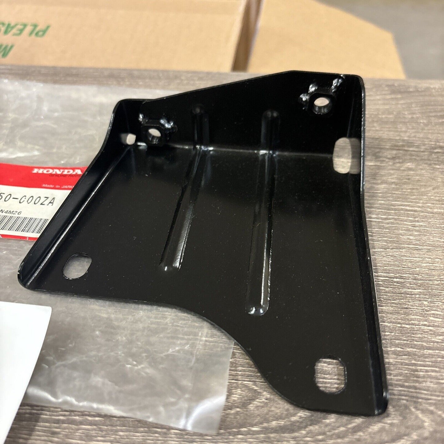 NOS Honda 1977 - 1984 FL250 REDUCTION CASE BRACKET 40550-950-000ZA H114