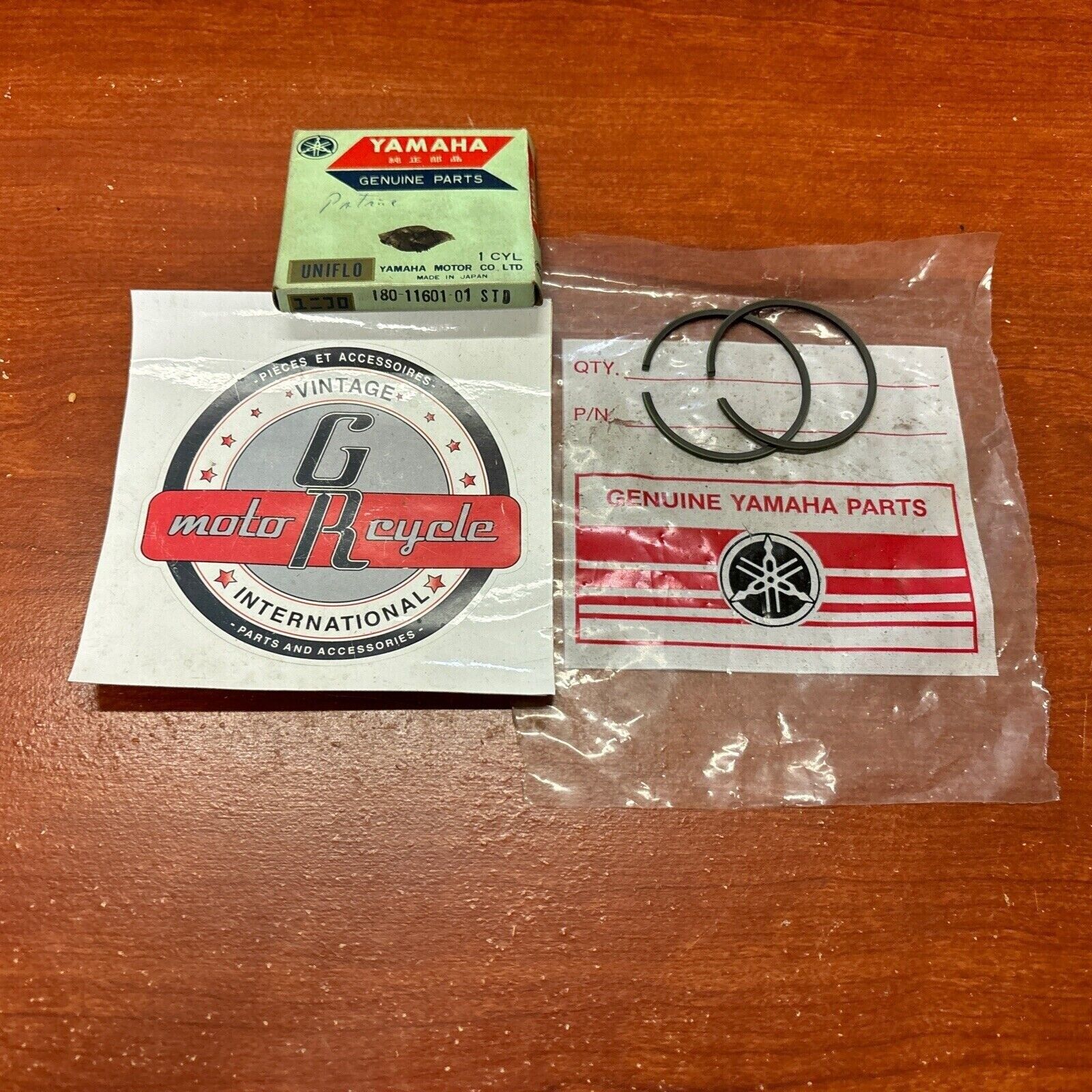 NOS Yamaha G6S G7S YG5 PISTON RING STD 180-11601-01-00 Y174
