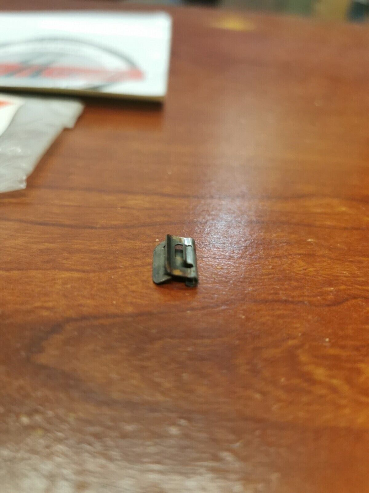 NOS YAMAHA SR500 XJ1100 XS1100 XS850 FUEL TANK CLIP 90468-03063-00 Y72