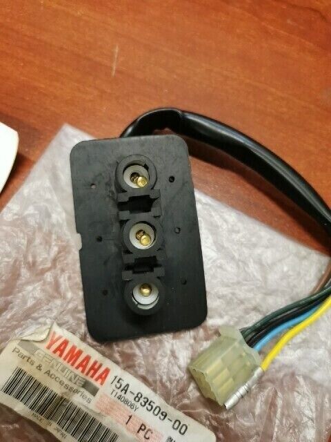 NOS Yamaha TW200 XT125 XT200 SOCKET CORD 15A-83509-00-00 SUB 15A-83509-01-0 Y105