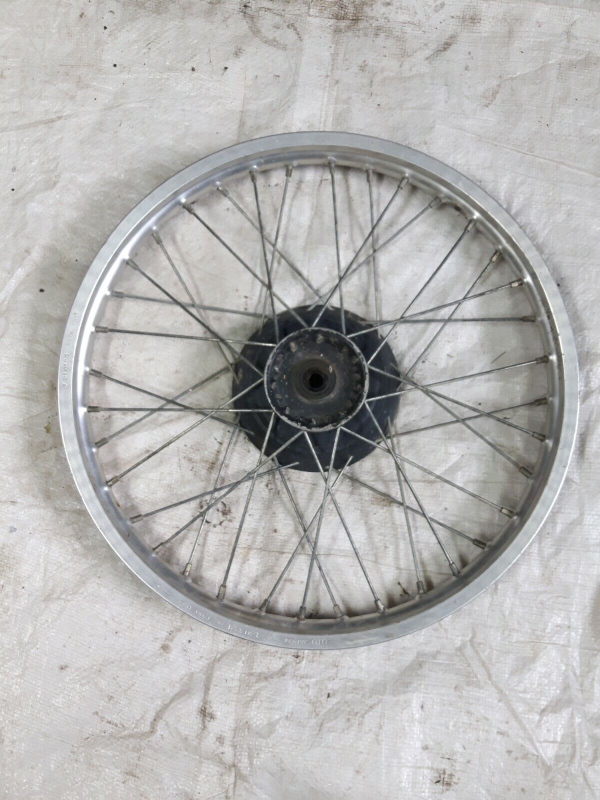 Honda XL250R 1984 front wheel rim hub 1985 1986 1987 44601-KG0-000 .