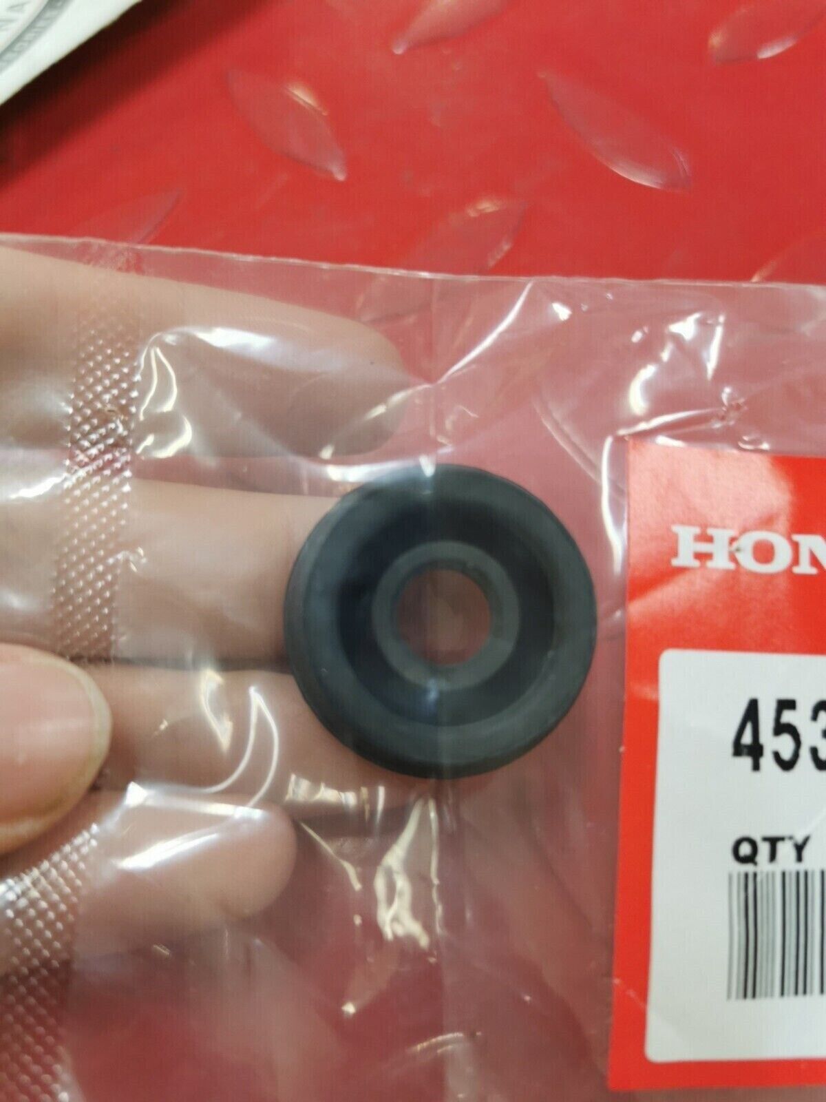 NOS Honda TRX350 FL350 FL400 TRX250 TRX200 WHEEL CYLINDER BOOT 45342-VM0-003 H25