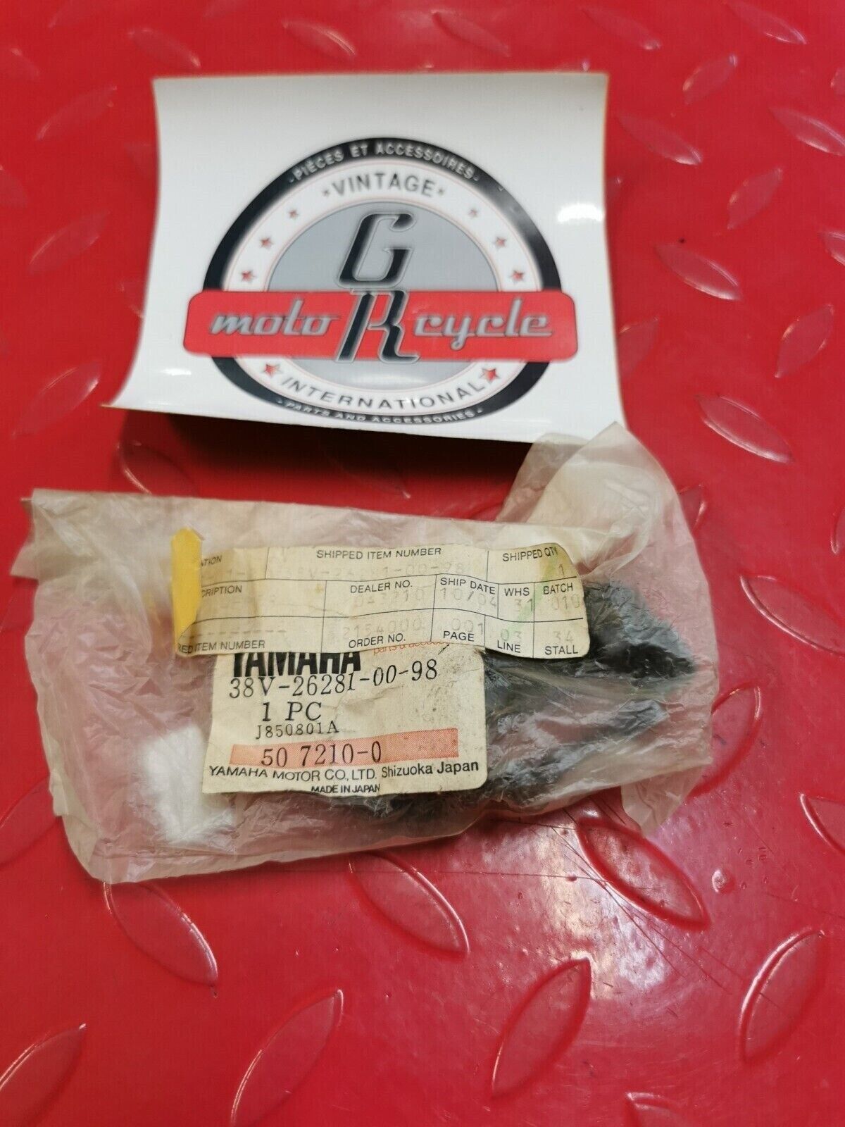 NOS Yamaha XT225 TY350 GRIP UPPER CAP 38V-26281-00-98 Y25