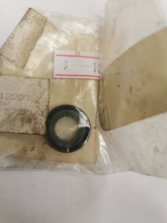 NEW NOS KAWASAKI OIL SEAL 92049-004  K32