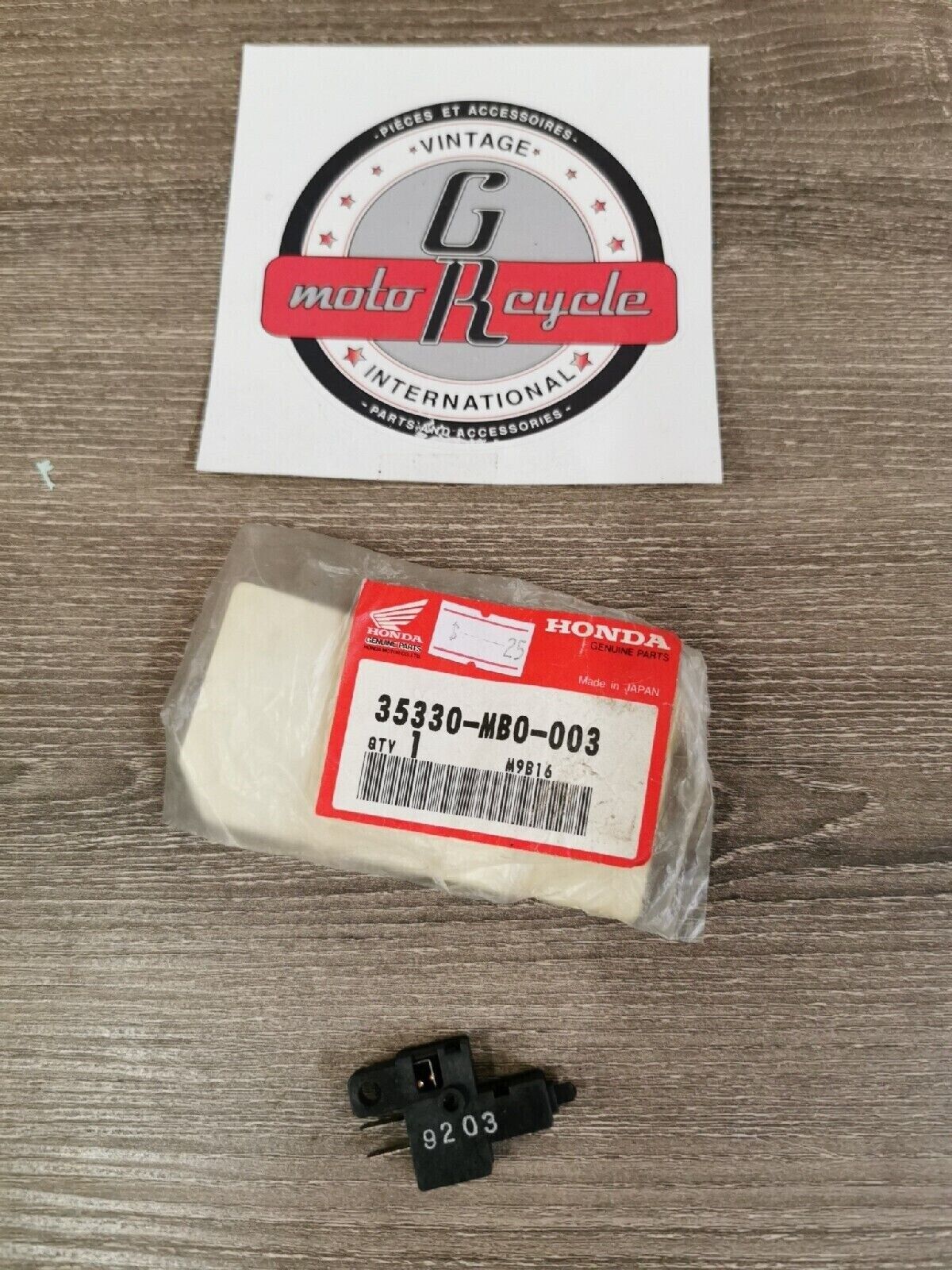 NOS HONDA ST1100A VFR800F1  GL1500SE CB1000 CLUTCH SWITCH 35330-MB0-003 H46