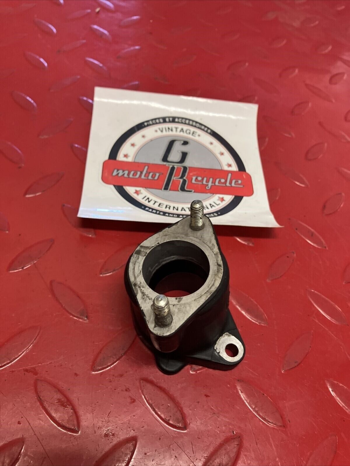 Honda XL200R 1984 Intake manifold carburetor insulator 1983