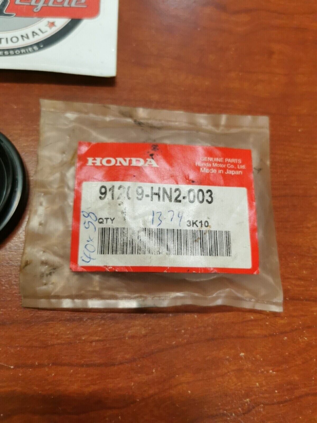 NOS Honda TRX300FW TRX420FA TRX680FA TRX650FA DUST SEAL 91209-HN2-003 H64