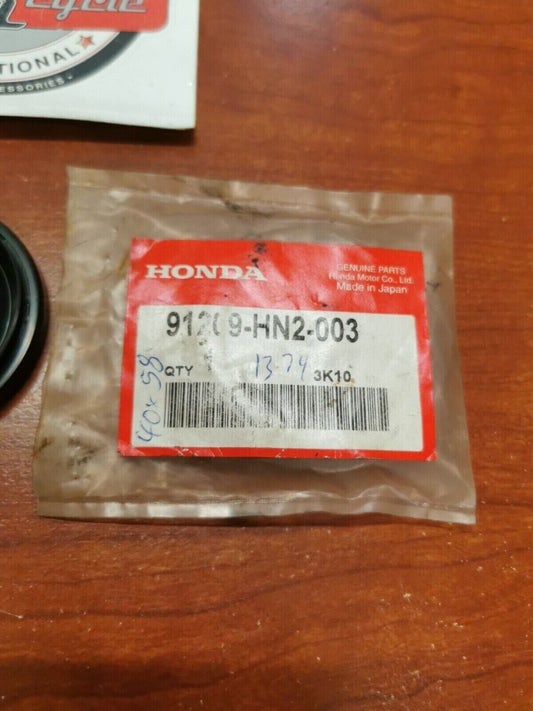 NOS Honda TRX300FW TRX420FA TRX680FA TRX650FA DUST SEAL 91209-HN2-003 H64