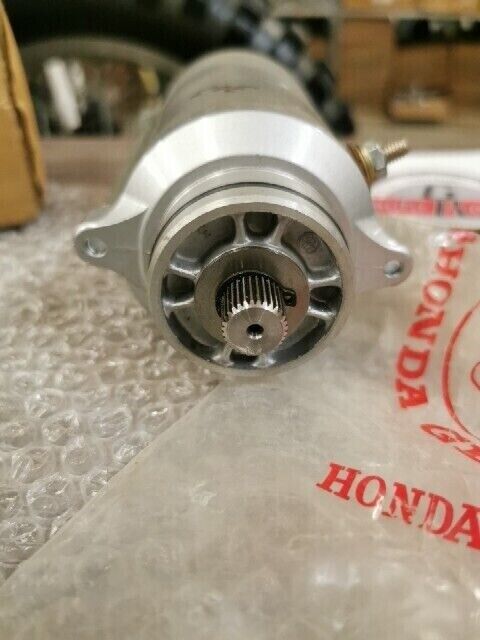 NOS HONDA CA175 1969 CB125CB6  STARTER 6V STARTING MOTOR 31200-303-158 H87